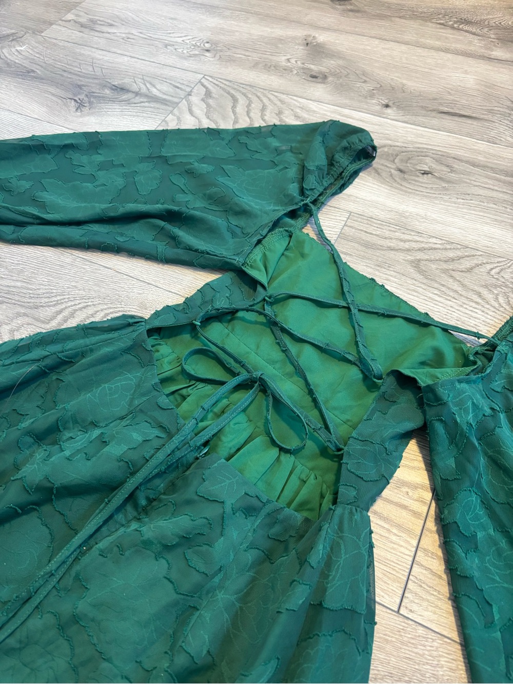 Lulus NWT Emerald Green Floral Jacquard Maxi Dress Long Sleeve Tie Back Size S - Picture 5 of 11